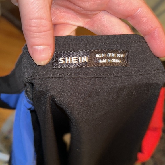 SHEIN Color block and black button down tunic. Size medium. - Picture 3 of 3